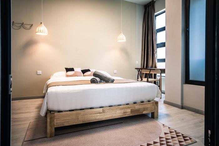 jesselton quay by pinstay