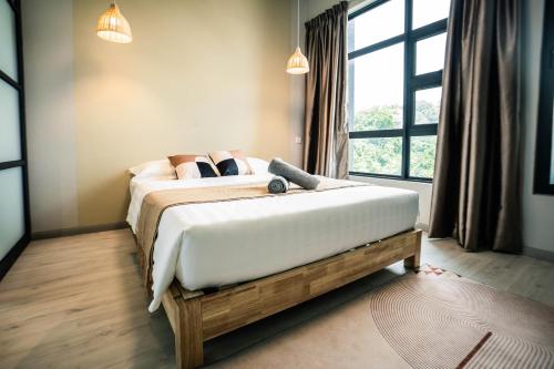 jesselton quay by pinstay