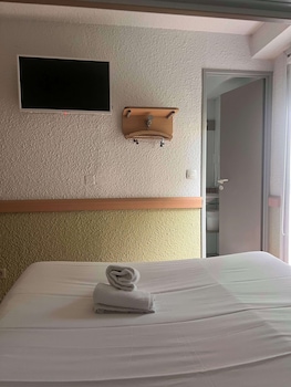 sure hotel by best western nimes est