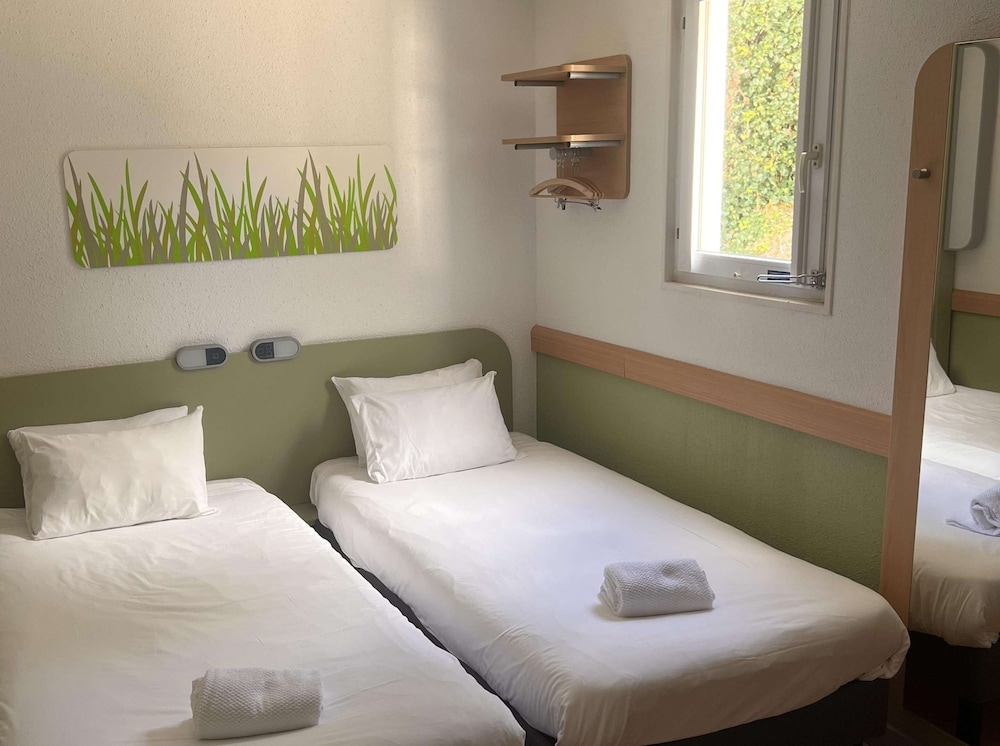 sure hotel by best western nimes est