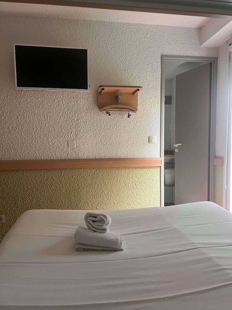 sure hotel by best western nimes est