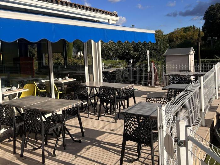 sure hotel by best western nimes est