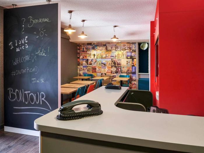 hotelf1 nice villeneuve loubet