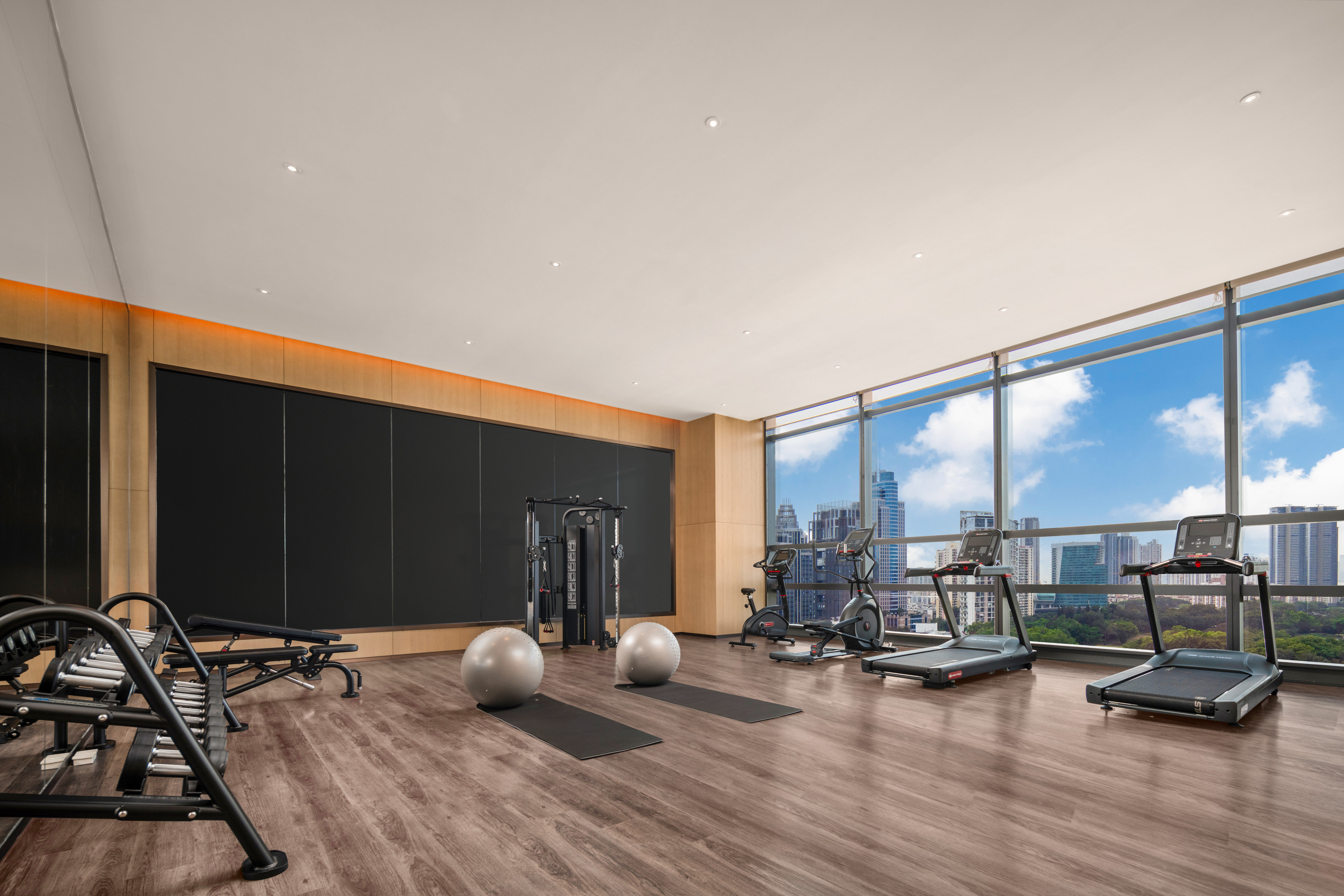 holiday inn express shenzhen futian center an ihg hotel