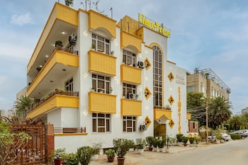 lime tree hotel huda city centre