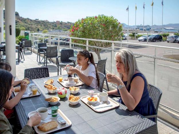 ibis budget marseille lestaque