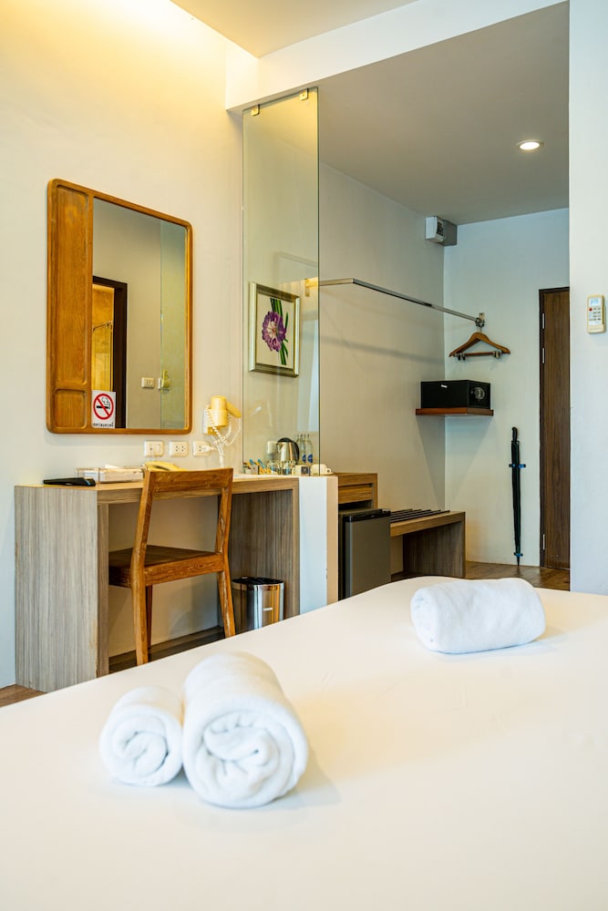 lumphawa amphawa resort