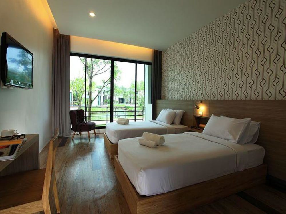 lumphawa amphawa resort