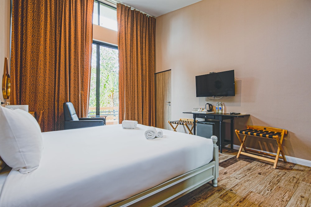 lumphawa amphawa resort