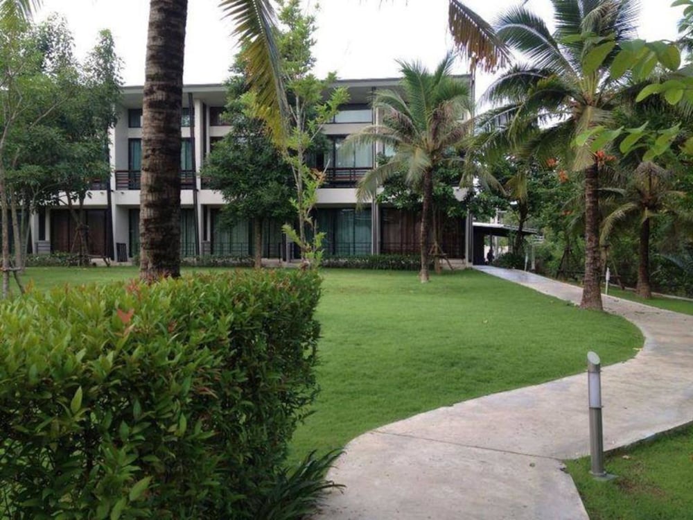 lumphawa amphawa resort