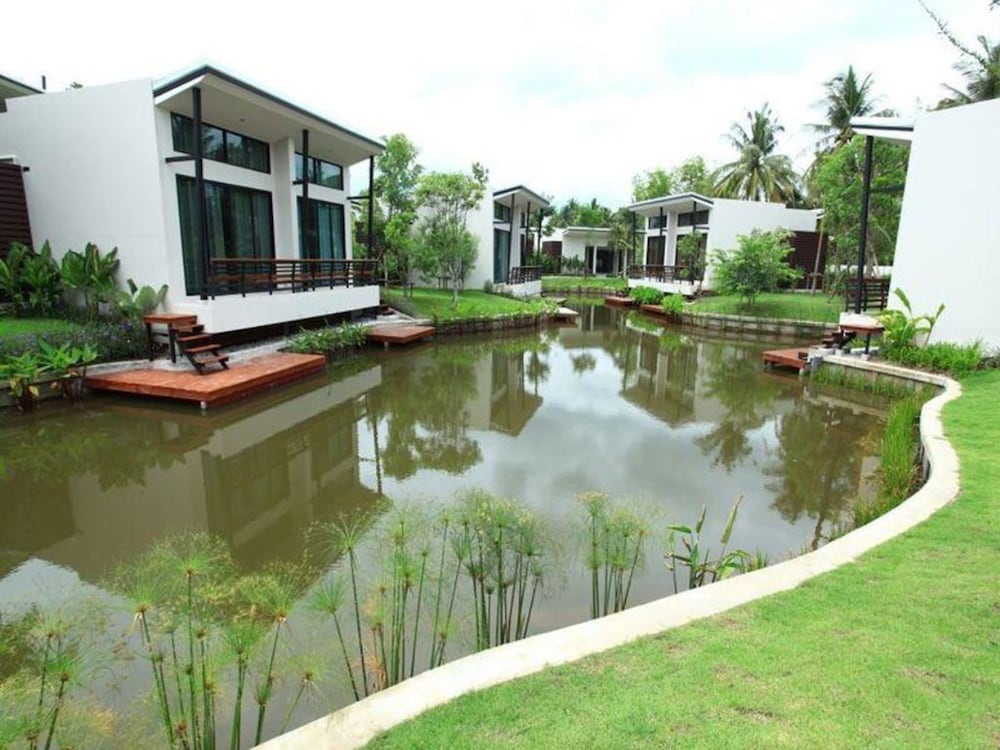 lumphawa amphawa resort