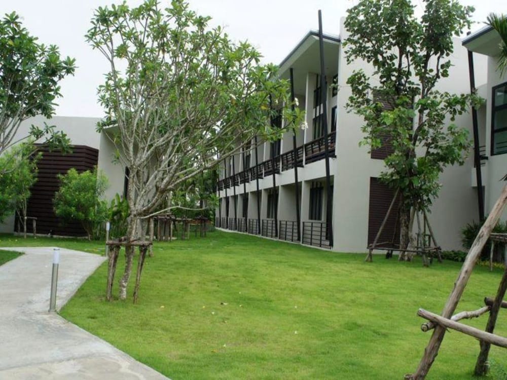 lumphawa amphawa resort