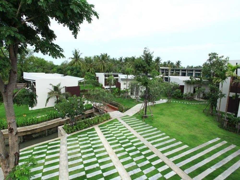 lumphawa amphawa resort