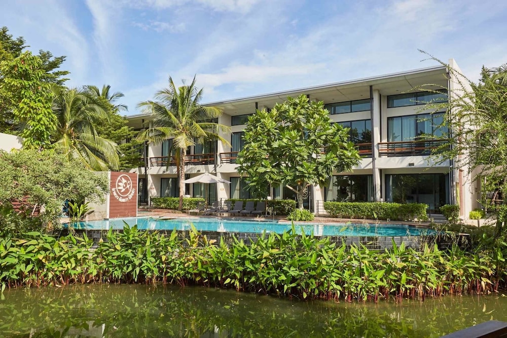 lumphawa amphawa resort