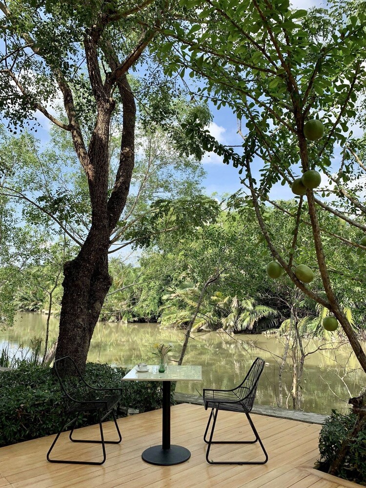 lumphawa amphawa resort