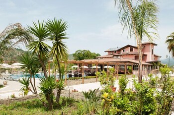 L'oasi Del Fauno Country House,Casal Velino>>Campania,4 star