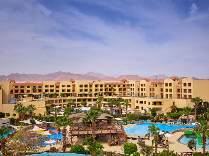 coral sea aqua club