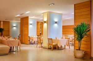 coral sea aqua club