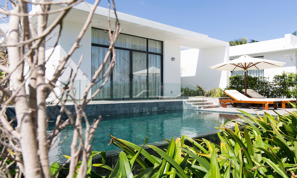 cam ranh riviera beach resort and spa