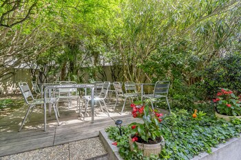 bandb hotel marseille parc chanot