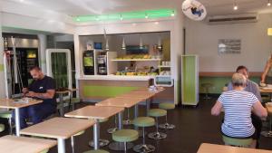 ibis budget marseille la valentine
