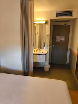 ibis budget lons le saunier