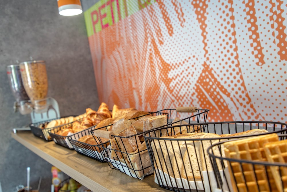 ibis budget frejus saint raphael capitou a8