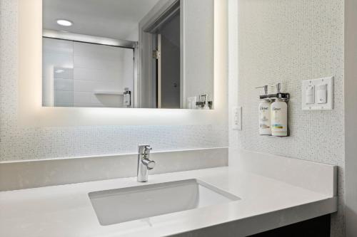 holiday inn express sunnyvale silicon valley by ihg