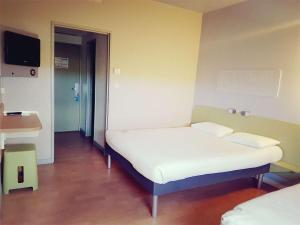 ibis budget arles palais des congres