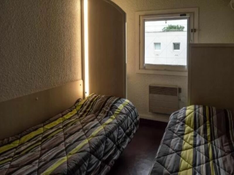 premiere classe angers est st barthelemy danjou