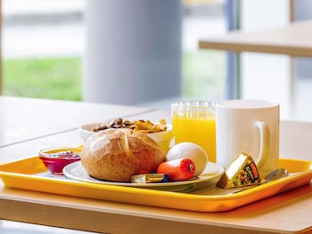 ibis budget sevilla aeropuerto