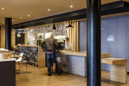 ibis granada