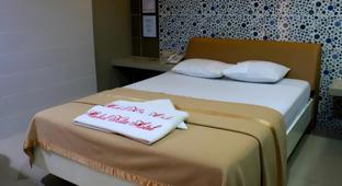 mahal kita drive inn