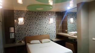 mahal kita drive inn