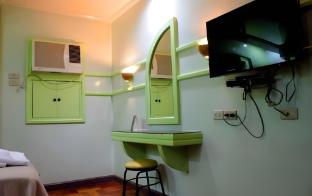 mahal kita drive inn