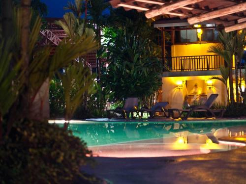 arenal backpackers resort