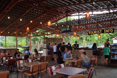 arenal backpackers resort