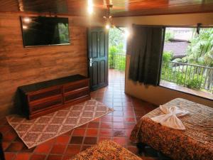 arenal backpackers resort