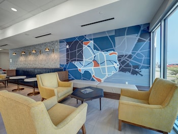 holiday inn express corpus christi beachfront an ihg hotel