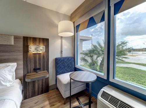 holiday inn express corpus christi beachfront an ihg hotel