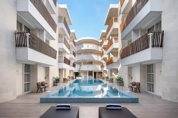 Holiday Inn Express Bali Sunset Road, An Ihg Hotel,,3 star