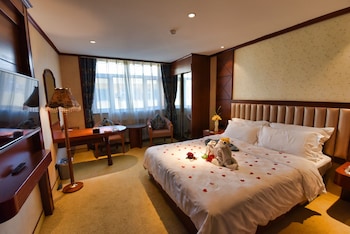 bremen hotel harbin train station