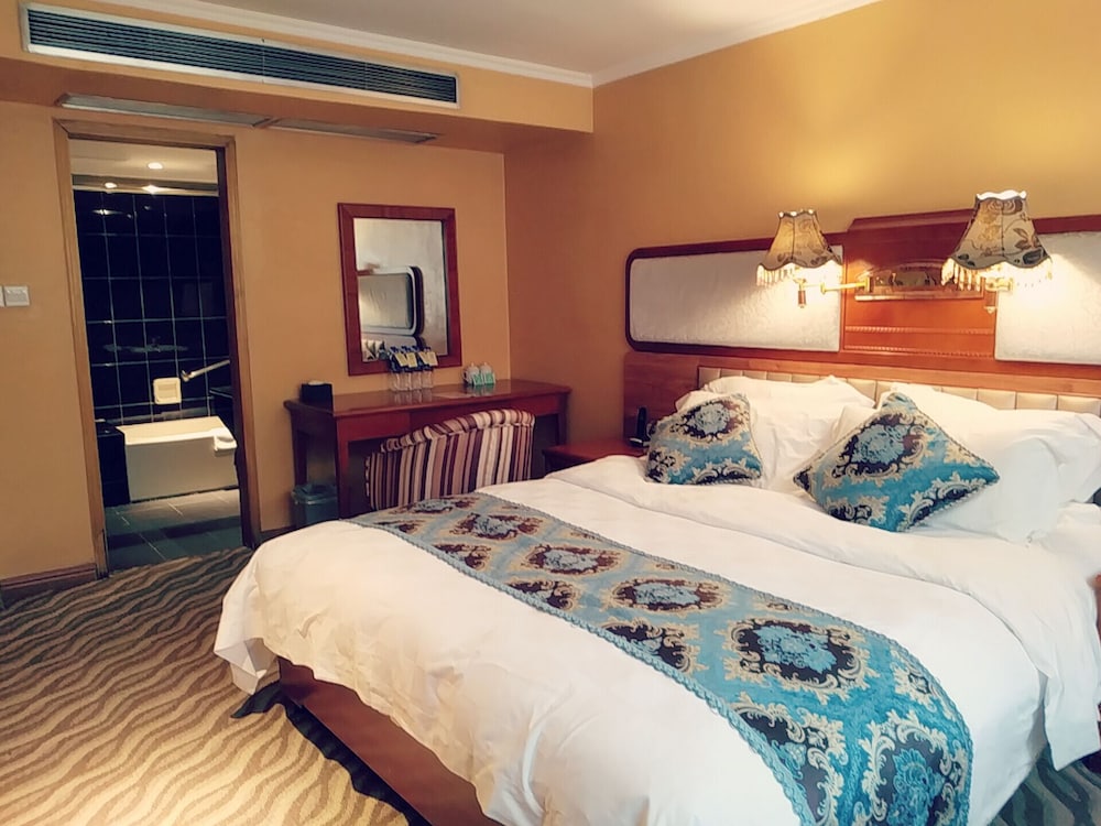 bremen hotel harbin train station