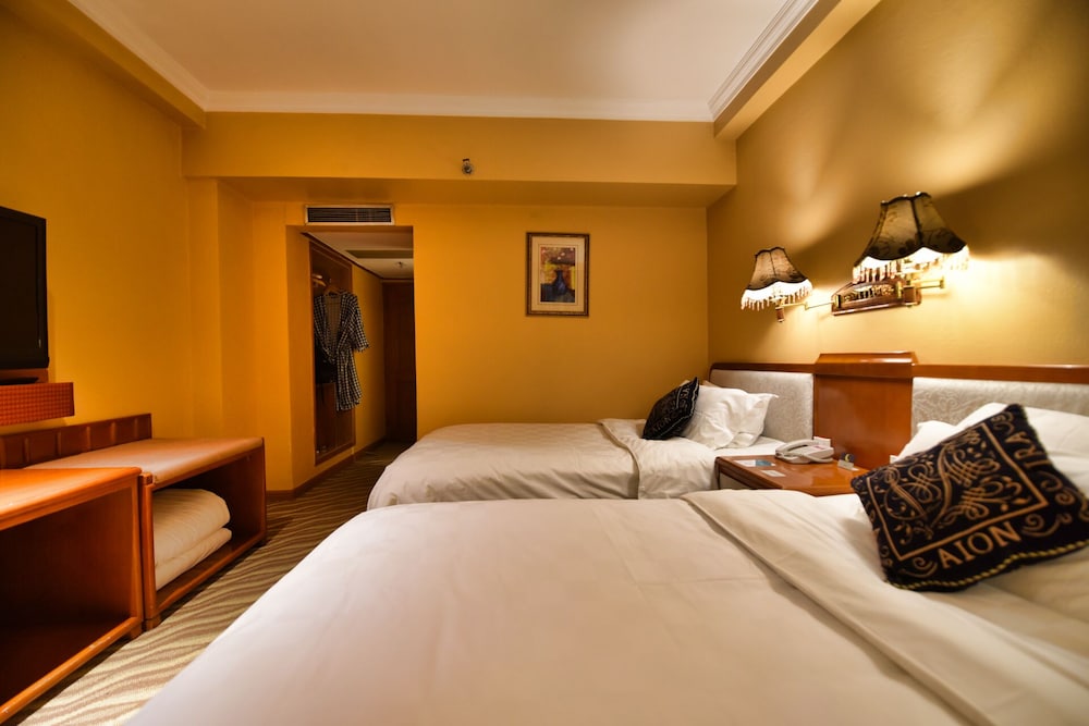 bremen hotel harbin train station