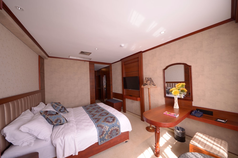 bremen hotel harbin train station