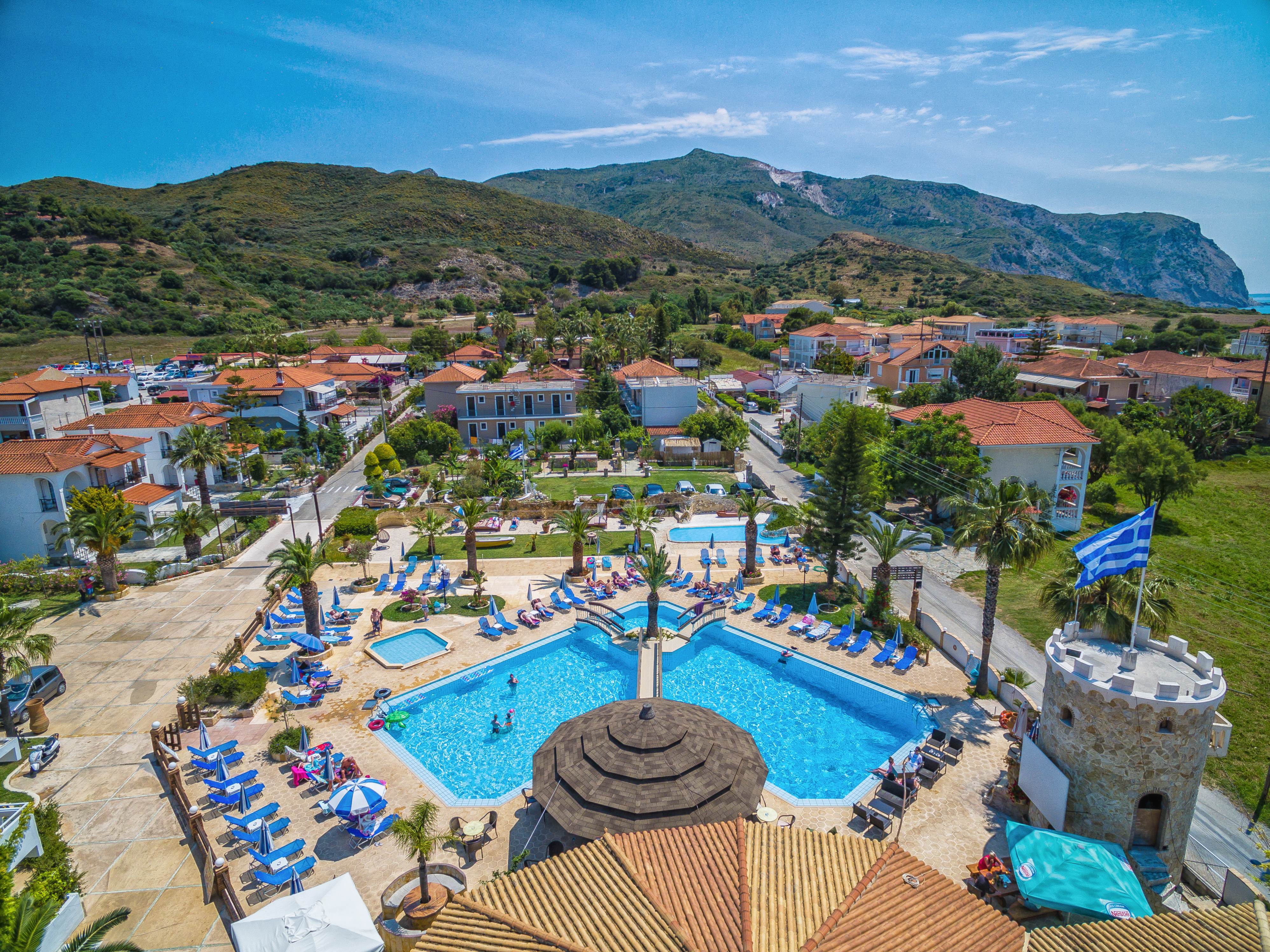 antonis apartments pool bar