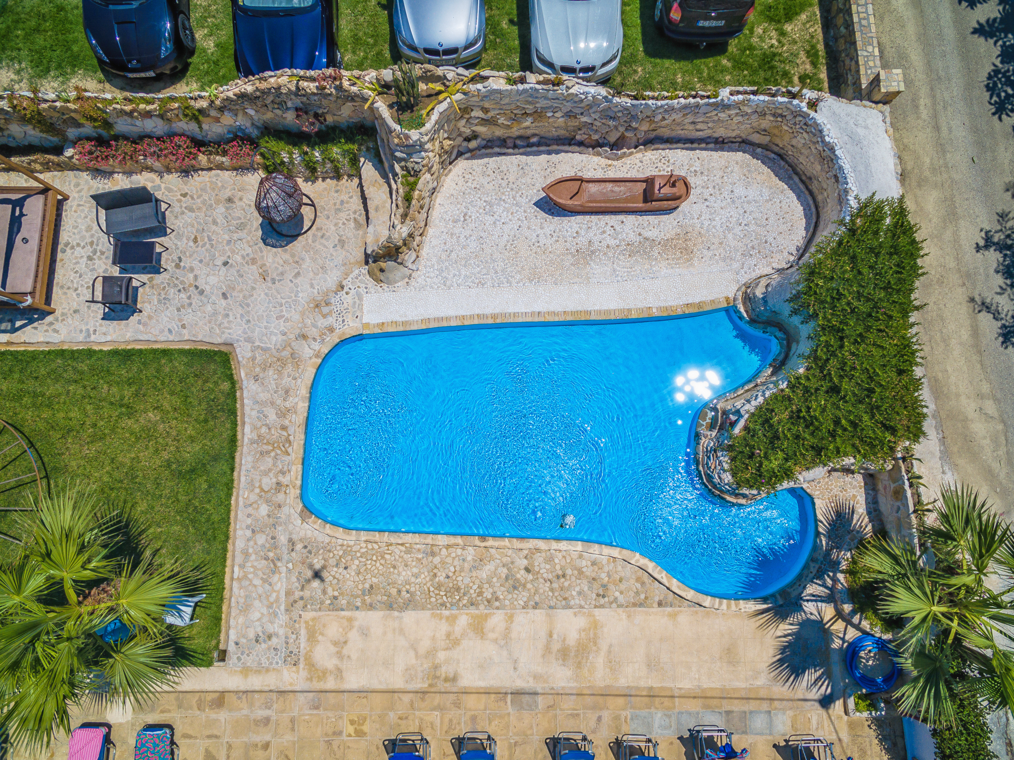 antonis apartments pool bar