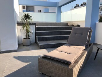 elpida beach studios