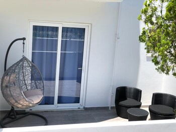 elpida beach studios