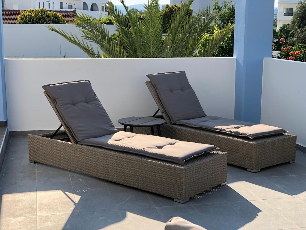 elpida beach studios